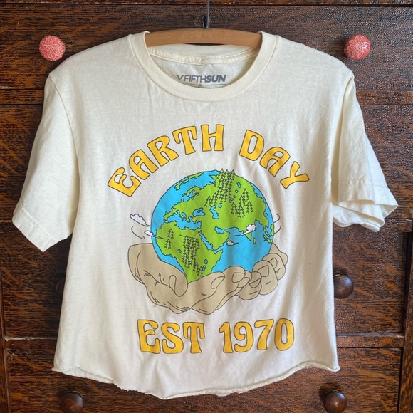 Fifth Sun Tops - 4/$10 Cropped tee EARTH DAY RETRO